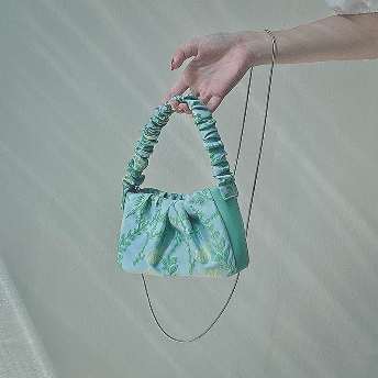   【 バッグ 】気質アップ カジュアル レトロ 植物柄 刺繍 斜め掛け ボディバッグ  