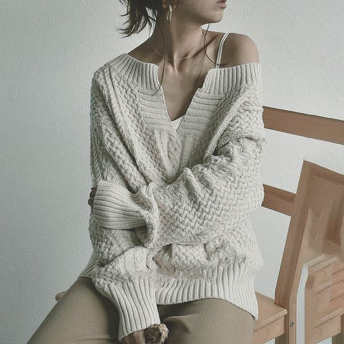   【トップス】柔らかくて優しい印象 新作 シンプル無地ギャザー飾り秋冬Vネックニットセーター  