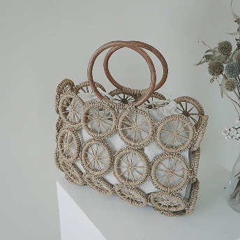   【バッグ】数量限定 カゴバッグ 韓国系 紐締め 幾何模様 透かし彫り ハンドバック  