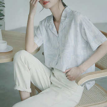   【トップス】柔らかくて優しい印象韓国風ファッションVネック プリントシャツ·ブラウス  