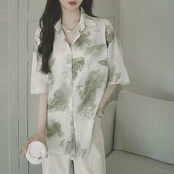   【トップス】おしゃれ度高め韓国風ファッションおしゃれプリント五分袖レトロシャツ·ブラウス  