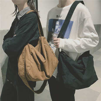   【STAFF SNAP】【バック】大人可愛い男女兼用 韓国風ファッション ファスナー大容量ボディバッグ  